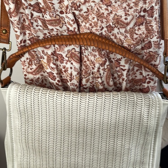 Free People White Distressed Shoulder Bag - Picture 4 of 12